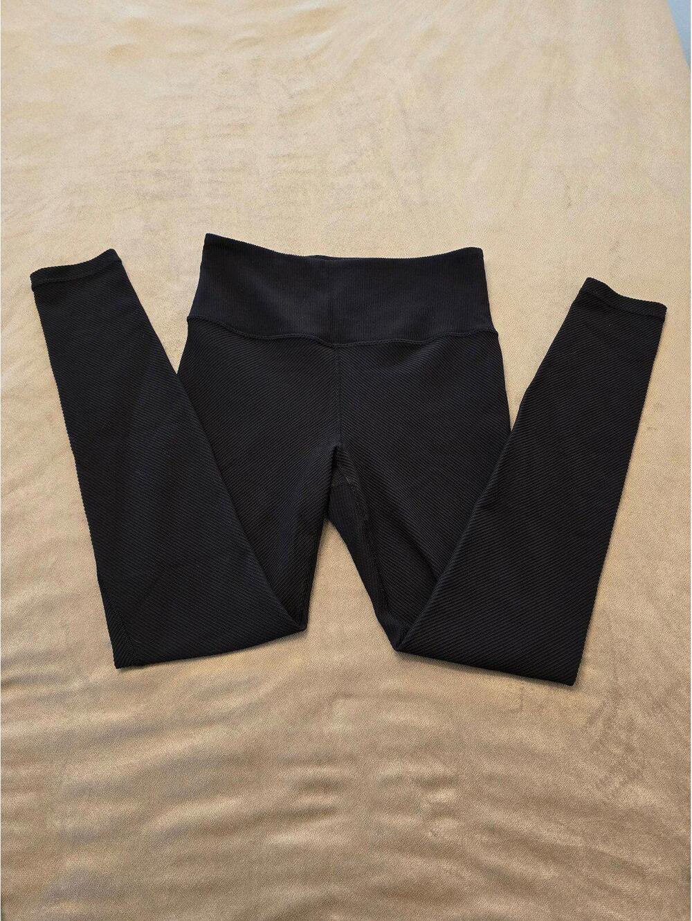 Athleta Synergy Black Rip Tight (MT)